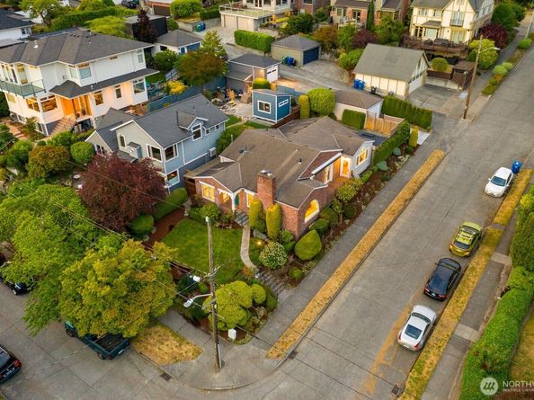 2802 29th Avenue W, Seattle WA 98199