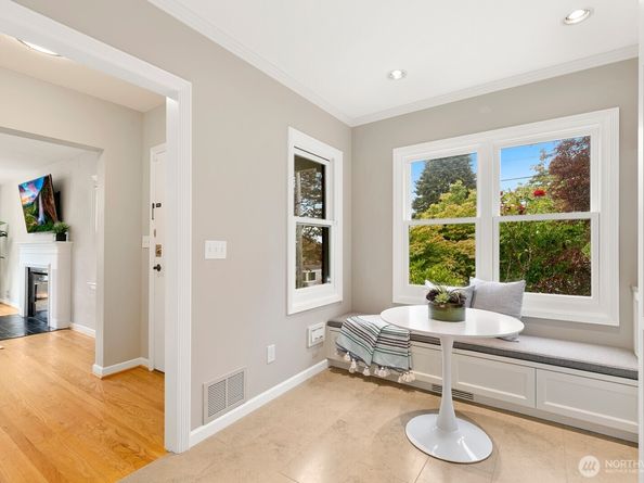 2802 29th Avenue W, Seattle WA 98199