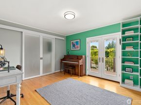 2802 29th Avenue W, Seattle WA 98199