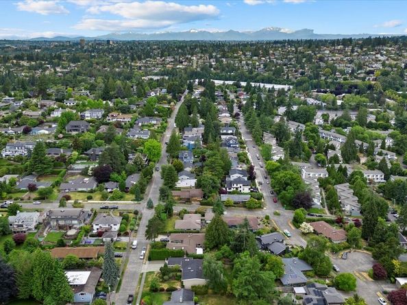 6520 NE 60th Street, Seattle WA 98115