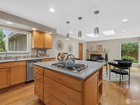 6520 NE 60th Street, Seattle WA 98115