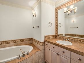 10132 NE 59th Street C, Kirkland WA 98033