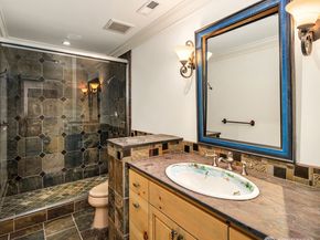 10132 NE 59th Street C, Kirkland WA 98033