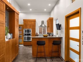 3925 48th Avenue S, Seattle WA 98118