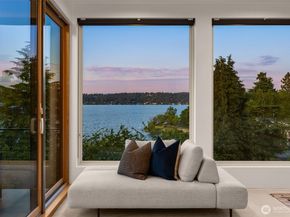 3925 48th Avenue S, Seattle WA 98118