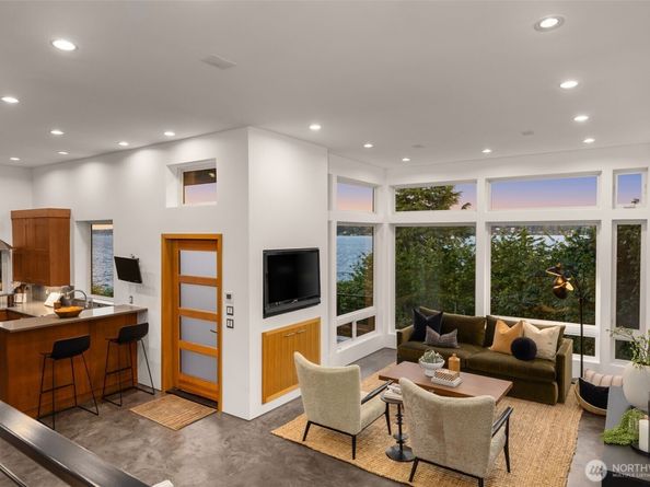 3925 48th Avenue S, Seattle WA 98118