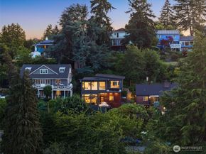 3925 48th Avenue S, Seattle WA 98118