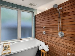 3925 48th Avenue S, Seattle WA 98118