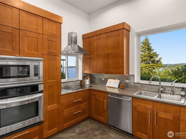 3925 48th Avenue S, Seattle WA 98118