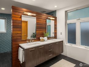 3925 48th Avenue S, Seattle WA 98118