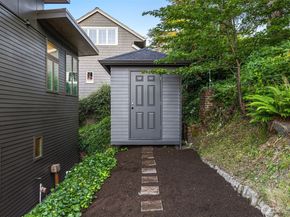 3925 48th Avenue S, Seattle WA 98118