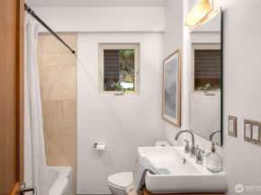 3925 48th Avenue S, Seattle WA 98118