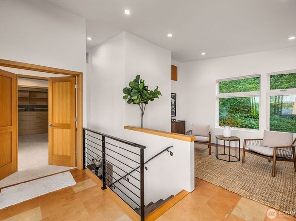 3925 48th Avenue S, Seattle WA 98118