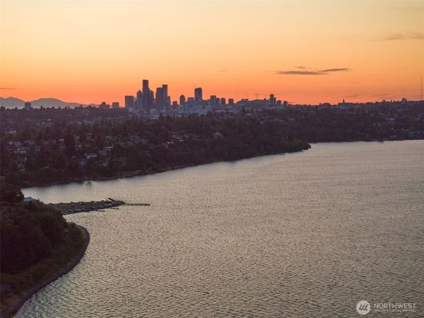 3925 48th Avenue S, Seattle WA 98118