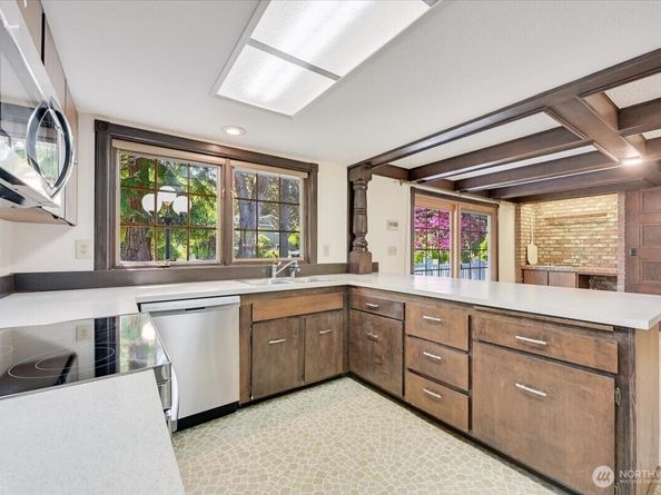 310 224th Street SE, Bothell WA 98021