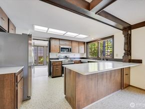 310 224th Street SE, Bothell WA 98021