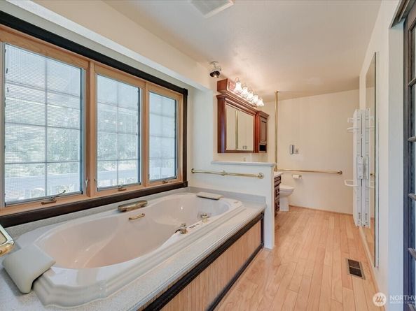310 224th Street SE, Bothell WA 98021