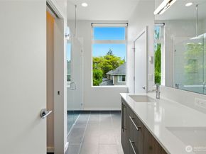 9732 Woodlawn Avenue N A, Seattle WA 98103