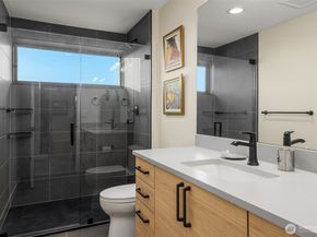 330 3rd Avenue S C, Kirkland WA 98033