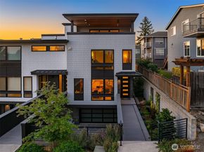 330 3rd Avenue S C, Kirkland WA 98033