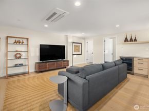 330 3rd Avenue S C, Kirkland WA 98033