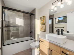 330 3rd Avenue S C, Kirkland WA 98033