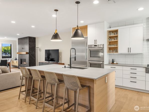 330 3rd Avenue S C, Kirkland WA 98033