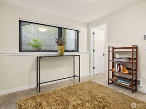 330 3rd Avenue S C, Kirkland WA 98033