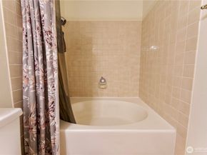 907 N 163rd Street A32, Shoreline WA 98133
