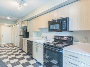 1100 106th Avenue NE 508, Bellevue WA 98004
