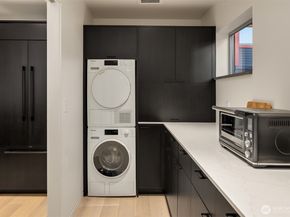 2241 Fairview Avenue E B, Seattle WA 98102