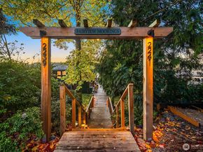 2241 Fairview Avenue E B, Seattle WA 98102
