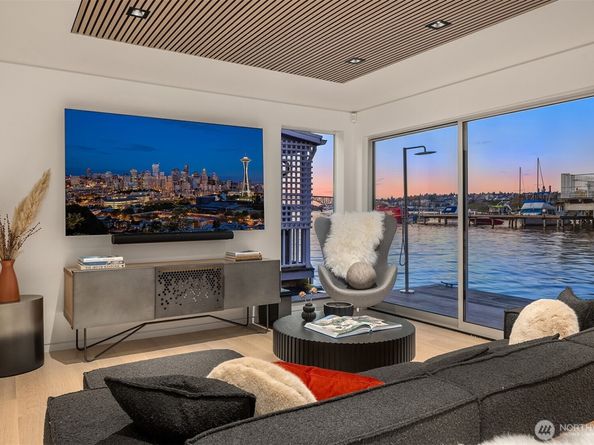 2241 Fairview Avenue E B, Seattle WA 98102