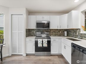 23955 58th Court S E1, Kent WA 98032