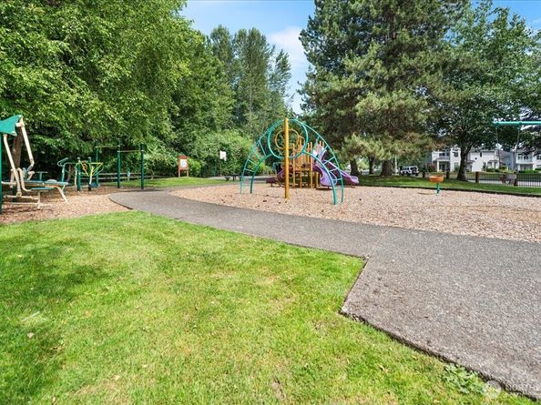 23955 58th Court S E1, Kent WA 98032