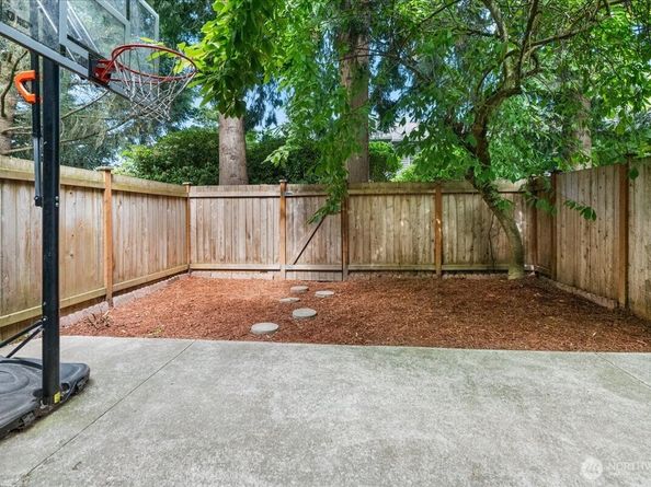 23955 58th Court S E1, Kent WA 98032