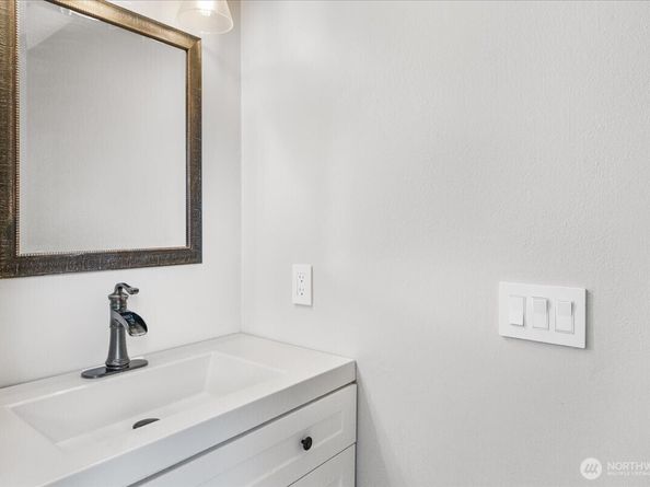 23955 58th Court S E1, Kent WA 98032