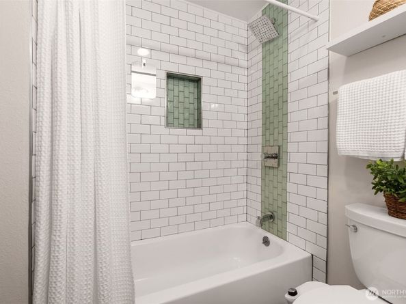 2219 Eastlake Avenue E 101, Seattle WA 98102