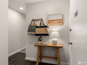 2219 Eastlake Avenue E 101, Seattle WA 98102