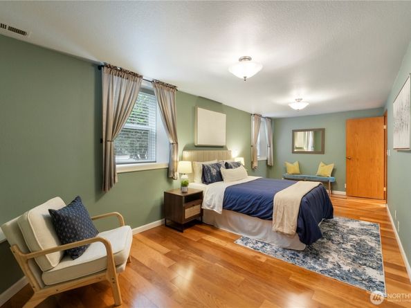 23305 98th Avenue S, Kent WA 98031