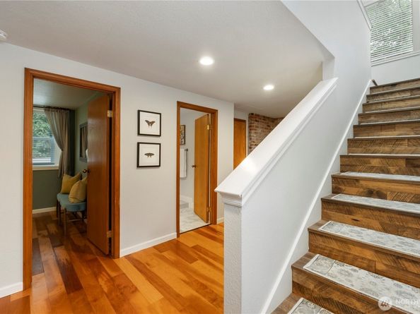 23305 98th Avenue S, Kent WA 98031