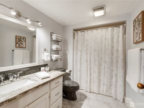 23305 98th Avenue S, Kent WA 98031