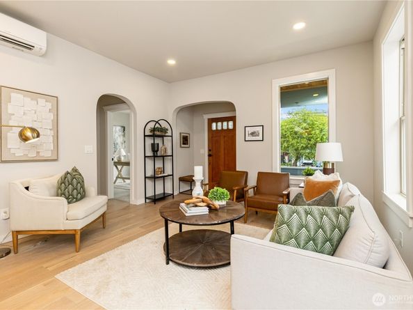 157 26th Avenue, Seattle WA 98122
