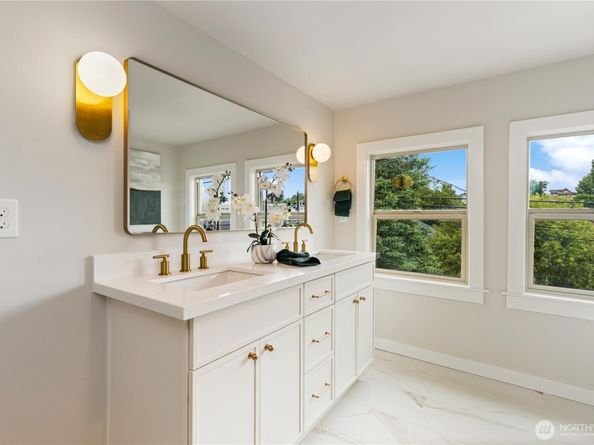 157 26th Avenue, Seattle WA 98122