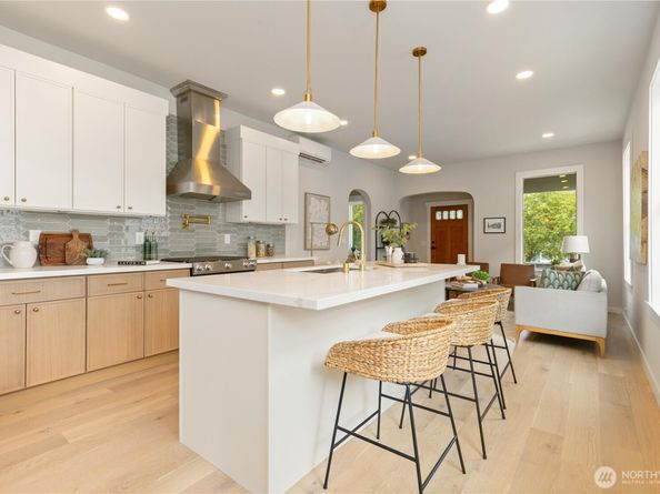 157 26th Avenue, Seattle WA 98122