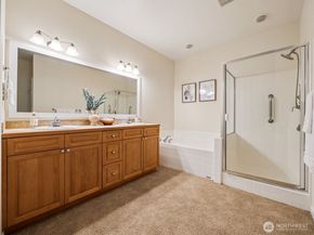 31867 48th Circle SW 14A, Federal Way WA 98023