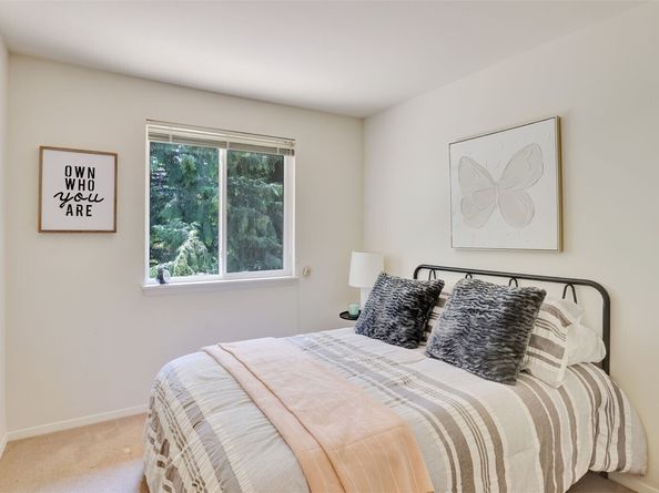 16159 SE 33rd Circle 603, Bellevue WA 98008