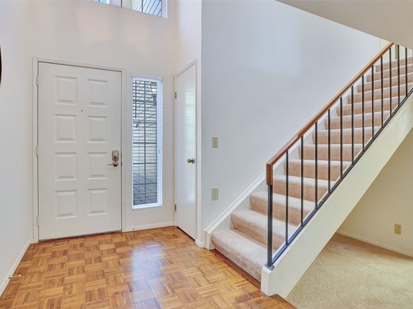 16159 SE 33rd Circle 603, Bellevue WA 98008