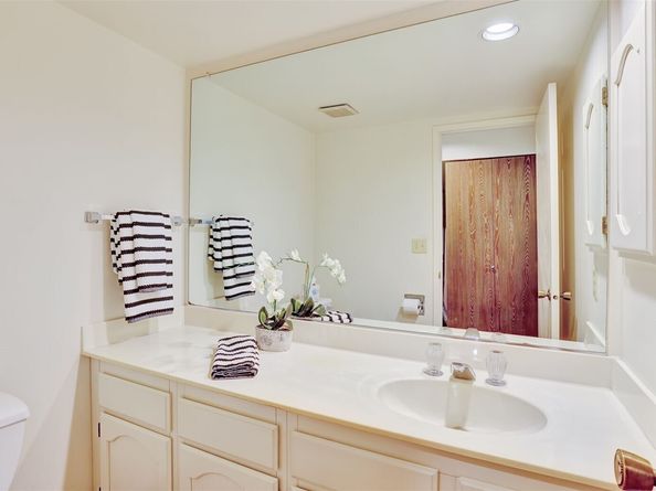 16159 SE 33rd Circle 603, Bellevue WA 98008