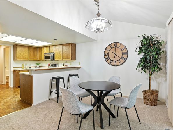 16159 SE 33rd Circle 603, Bellevue WA 98008